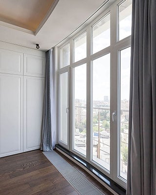 Панорамные окна в квартире и доме. В чём плюсы и минусы решения?